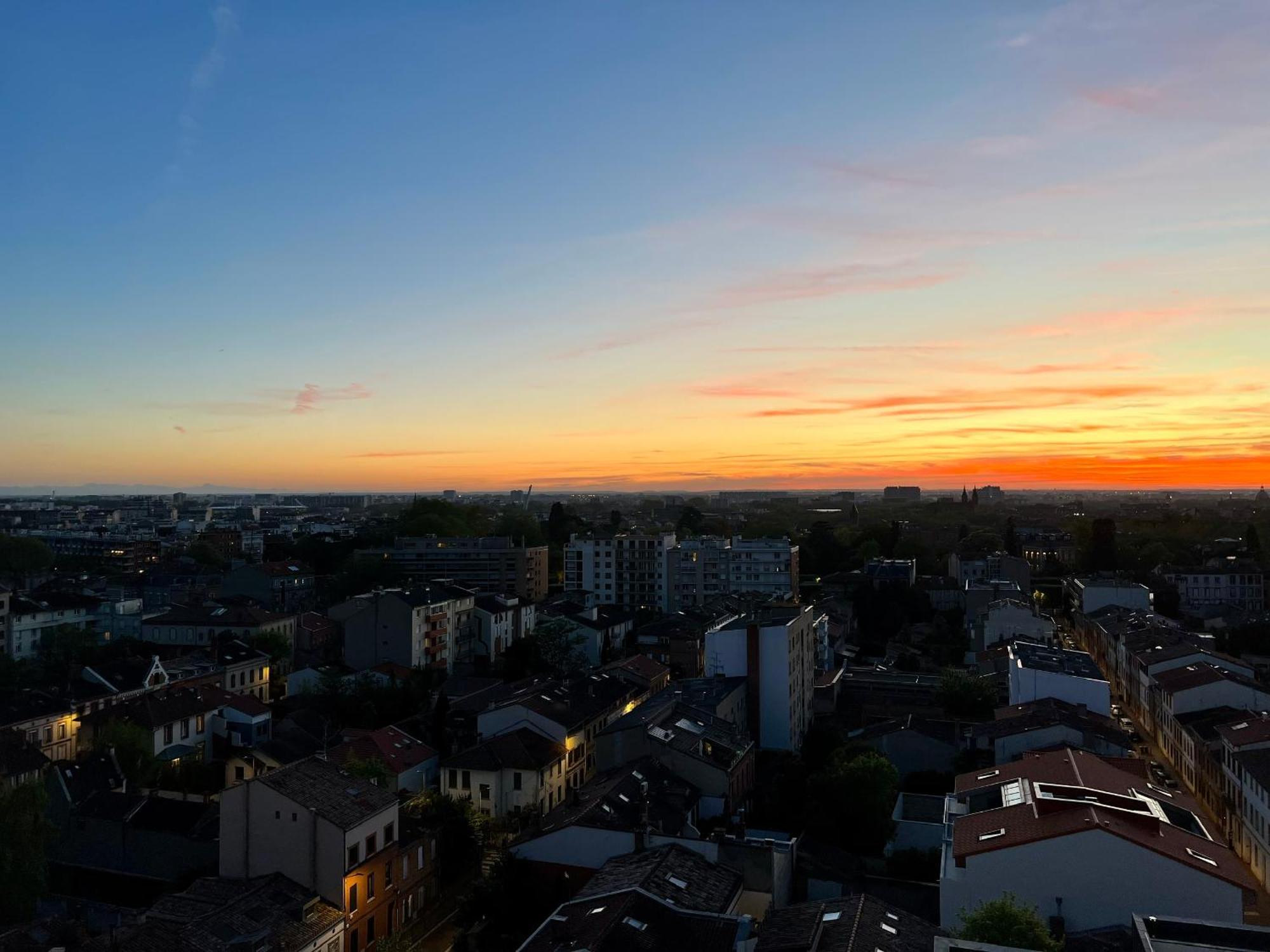 Sunset Duplex - Grand-Rond, Jardin Des Plantes, Centre-Ville, 2 Bdrs 60M2, Ac, Free Public Car Park 200M Away, Netflix - T3 60M2 Avec Clim, Parking Public Gratuit A 200M トゥールーズ エクステリア 写真